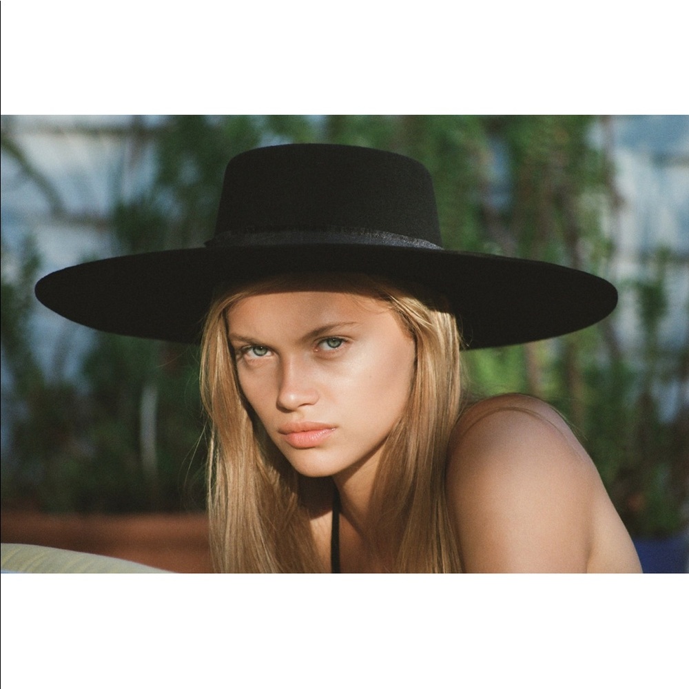 Lack of Color - The Ritz Boater Hat (black)